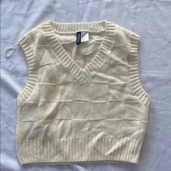 H&M Cream V-Neck Sweater Vest - Picture 1 of 4